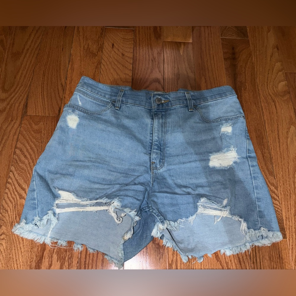 Women’s Wrangler size 10 Denim Shorts